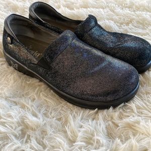 Alegria Slip-on Clogs w/Sparkle Metallic 42=11.5-12